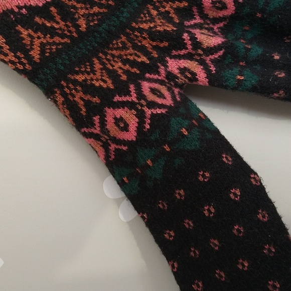 American Eagle Black Batwing Fair Isle Pink & Green Printed Wool Blend Sweater - Picture 9 of 16